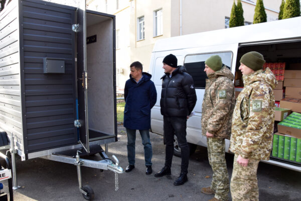 Волинським прикордонникам на передову передали мобільний лазне-пральний комплекс
