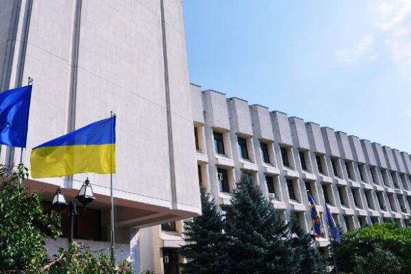 Окупанти вдарили по… колишній вищій партійній школі! Атака дронів рф КНУ імені Тараса Шевченка