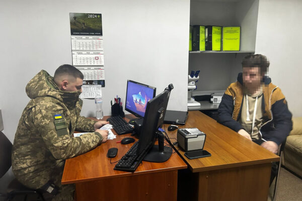 У «Ягодині» прикордонники викрили чоловіка, який прикидався жінкою