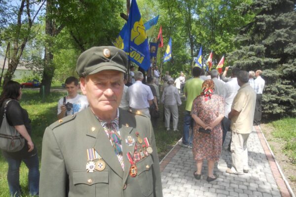 Мине час – і наш гай зазеленіє…