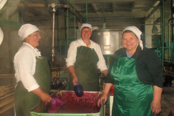 Де високі зарплати?