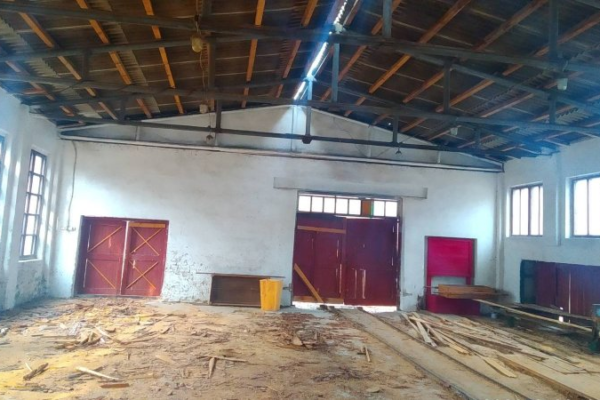 Лісозавод загальною площею 535,5 квадрата в Луцькому районі виставили на аукціон.