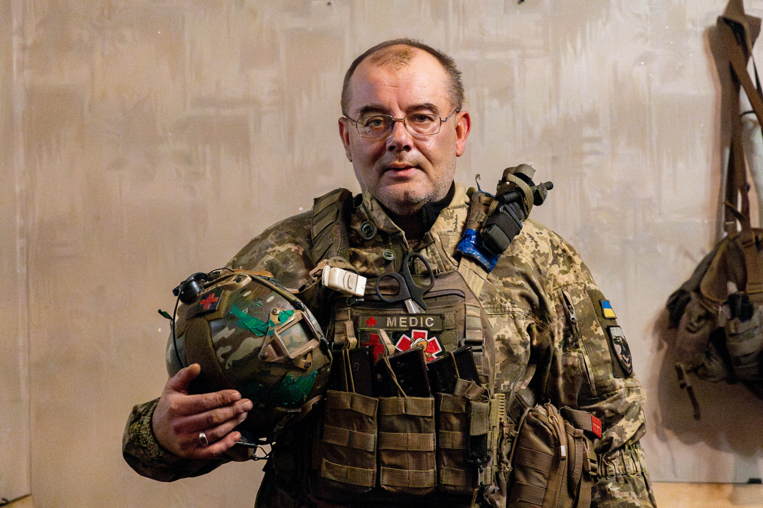 Нагородження бойового медика 68 ОЄБр "Деда" "Золотим хрестом". Сумстька областт
