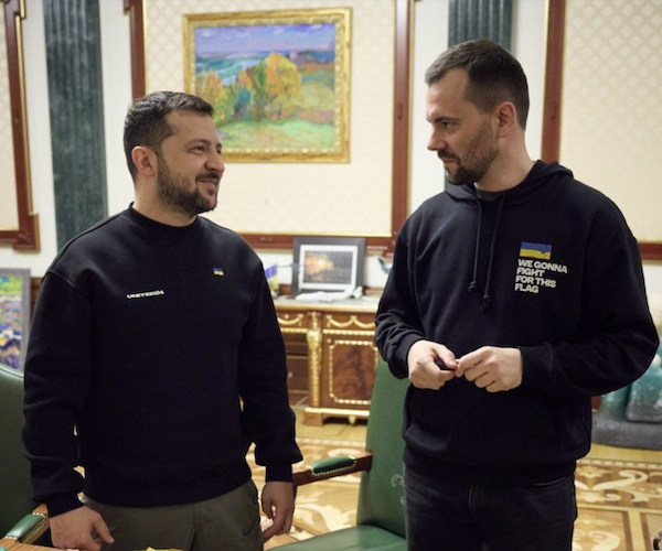 Замовили моніторинг інфопростору в інтересах влади на мільйони гривень