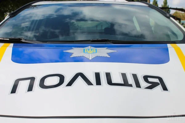 чоловік завдав ножових поранень своєму вітчиму у межисить