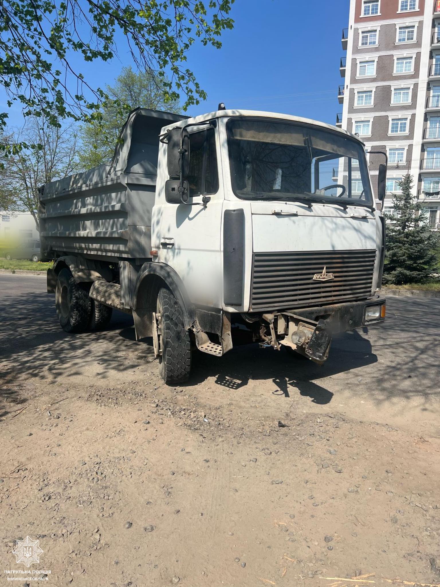 ДТП за участю легковика та вантажівки в Луцьку
