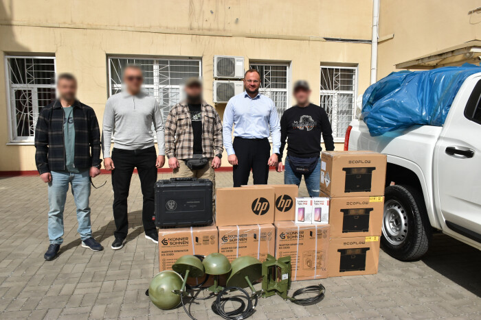 Луцька громада передала військовим чергову партію допомоги