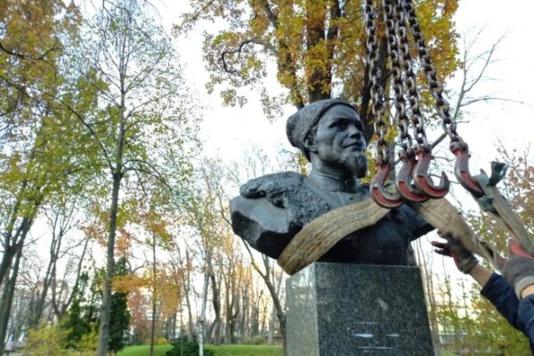 Сидір Ковпак декомунізація Суми Полтава Вохлхиднь