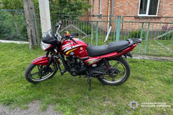 Внаслідок аварії у селі Гірка Полонка біля Луцька травмувався 14-річний юнак за кермом мотоцикла. Зараз хлопець знаходиться у лікарні.