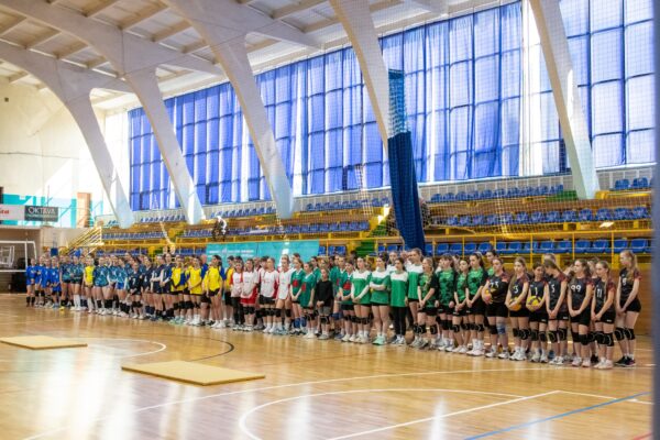 Пліч-о-пліч Всеукраїнські шкільні ліги: відбулися змагання з волейболу Пліч-о-пліч Всеукраїнські шкільні ліги з волейболу