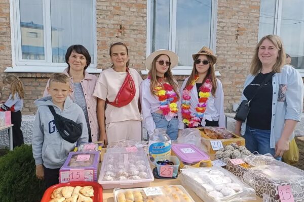 У Ратнівському ліцеї відбувся благодійний ярмарок У Ратнівському ліцеї відбувся благодійний ярмарок