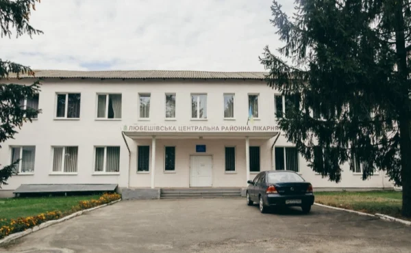 У Любешівській лікарні може з’явитися ліфт — готують проєкт Лікарня в Любешові стане доступнішою: планують встановлення ліфта