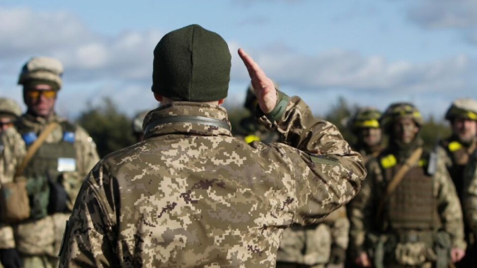 поновлення на службі