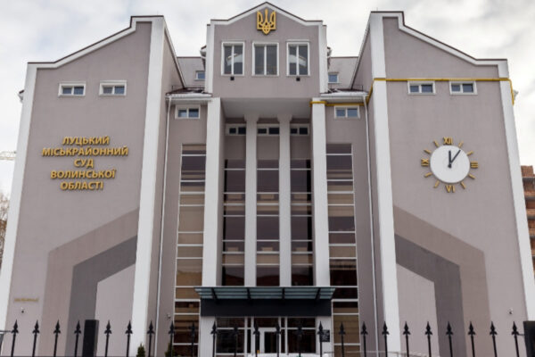 На Волині жінка в чоловіка вкрала майже півмільйона гривень: що їй за це буде