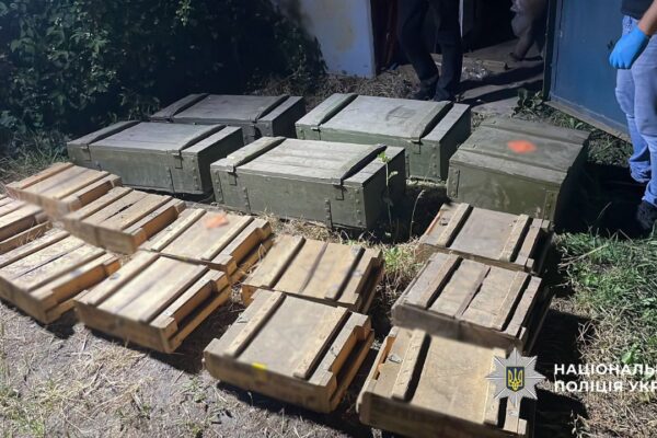 Незаконна зброя і боєприпаси 500 обшуків