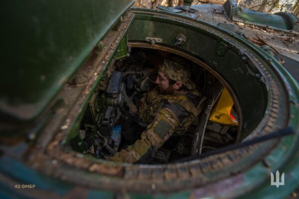 Артилеристи 42 ОМБр знищують окупантів