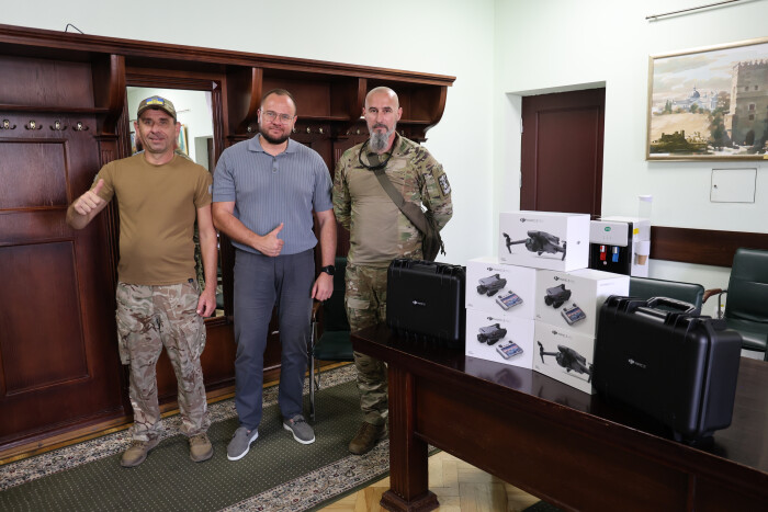 Ігор Поліщук передав військовим чергову партію квадрокоптерів 