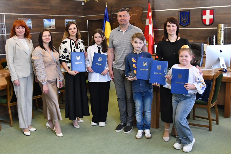 На Волині відзначили трьох юних художників 