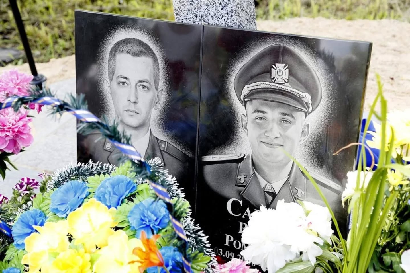 На Київщині встановили памʼятні знаки Героям України - легендарним танкістам 14 омбр 