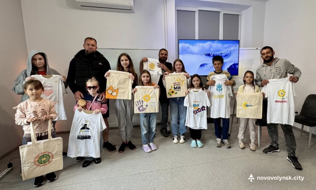 У Нововолинську до Дня батька відбувся творчий захід для ветеранів та їхніх дітей 