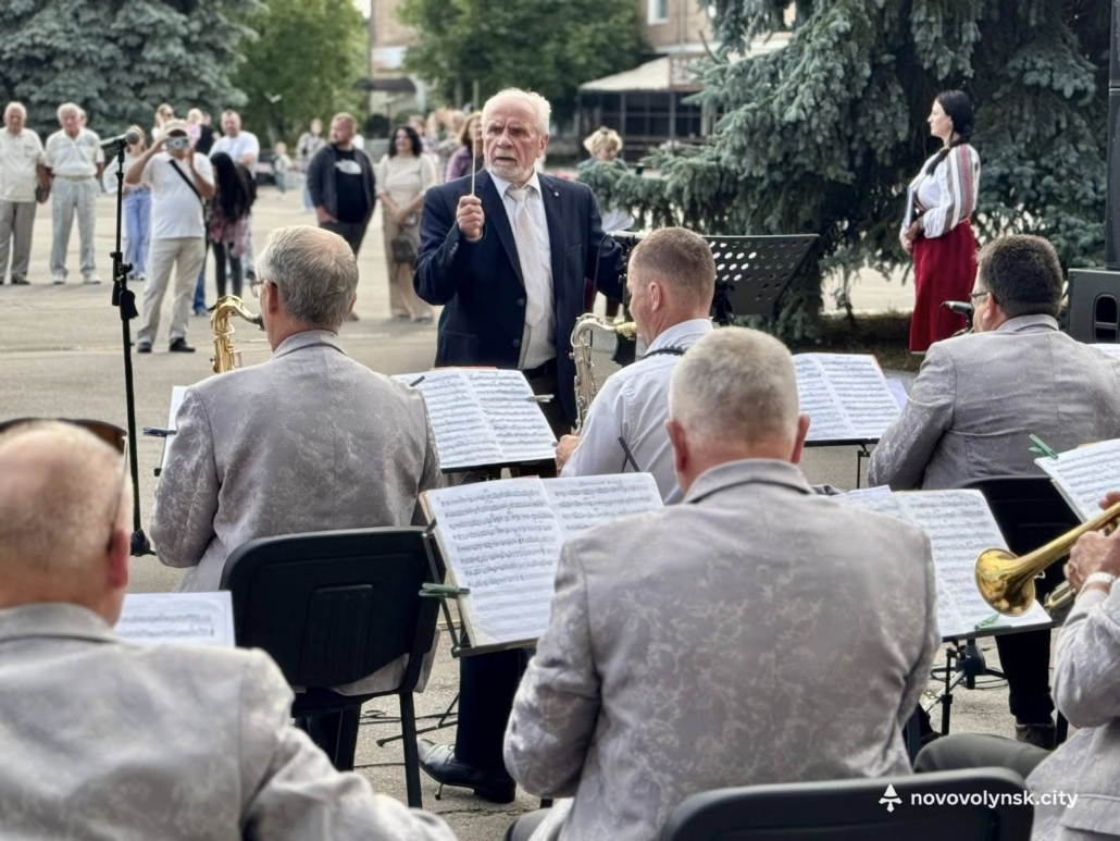 У Нововолинську провели вечір музики просто неба 