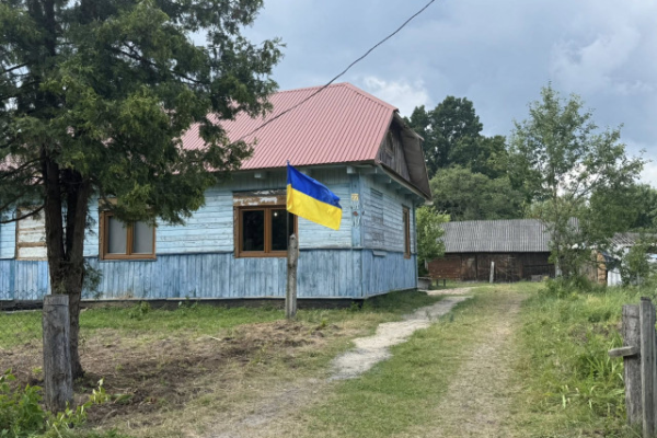 Артрезиденція в Замлинні: художниця відкрила простір в памʼять про сина-героя