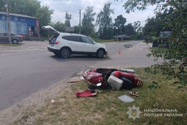 На Шаччині в ДТП постраждала водійка моторолера 