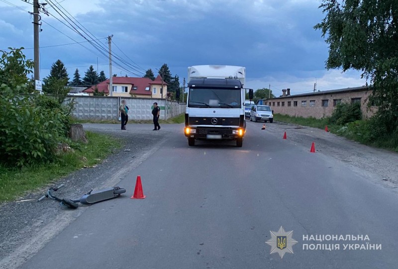 Поблизу Луцька вантажівка наїхала на 11-річного хлопця