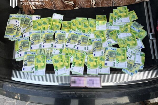 Підполковник брав хабарі з ухилянтів 15 тисяч євро