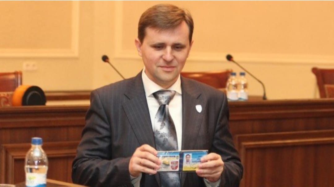 оЛЕКСАНДР омЕЛЬЧУК ГОЛОВА лУЦЬКА РАЙОННА РАДА ВТЕЧА ЗА КОРДОН