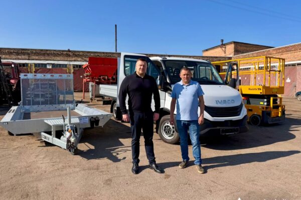 Автопарк Нововолинського ВУКГ поповнився новою технікою з Німеччини Автопарк Нововолинського ВУКГ поповнився новою технікою з Німеччини