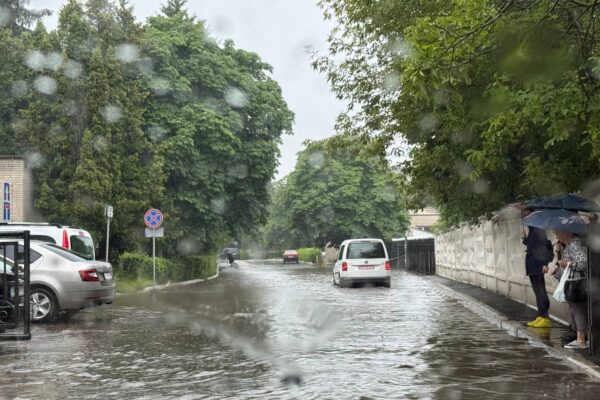 Луцькі вулиці — у воді унаслідок надмірних опадів луцьк потоп