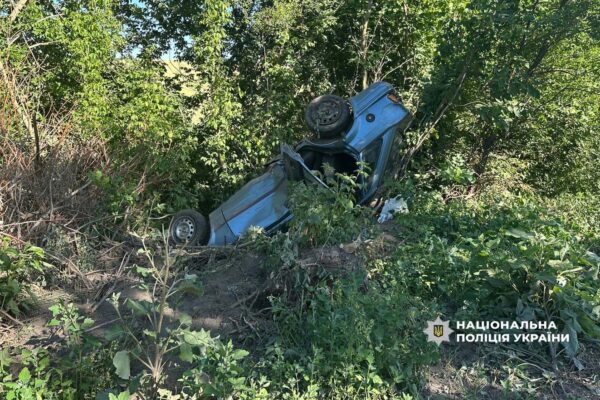 У Луцькому районі перекинувся автомобіль: постраждала 14-річна дитина У Луцькому районі перекинувся автомобіль: постраждала 14-річна дитина