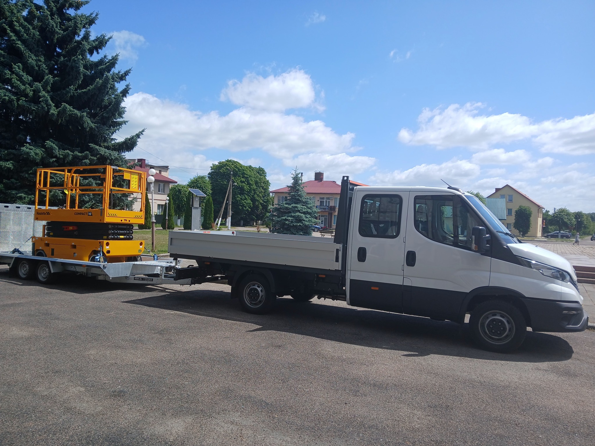 Турійська громада отримала від Німеччини автомобіль для комунальних потреб 