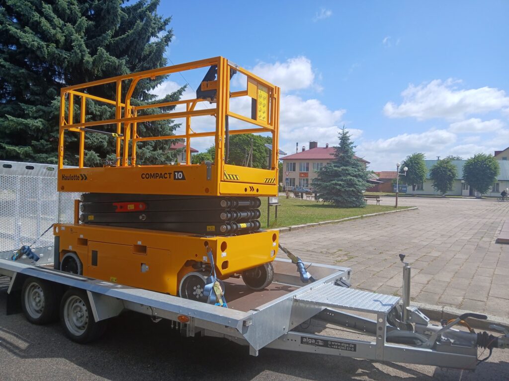 Турійська громада отримала від Німеччини автомобіль для комунальних потреб
