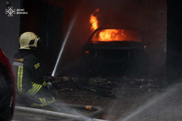 На Волині рятувальники ліквідовували наслідки ворожих обстрілів На Волині рятувальники ліквідовували наслідки ворожих обстрілів