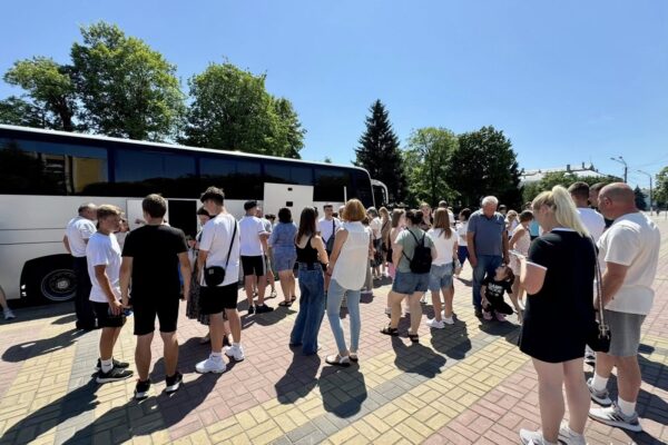 25 дітей з Нововолинської громади вирушили на відпочинок до Литви 