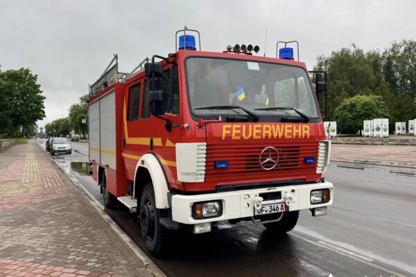 Нововолинська громада отримала пожежний автомобіль від німецьких благодійників Нововолинська громада отримала пожежний автомобіль від німецьких благодійників