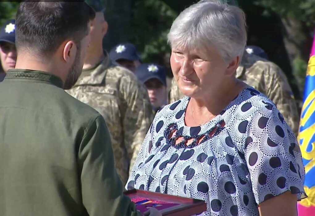 Родині загиблого Героя з Камінь-Каширщини Президент вручив «Золоту Зірку» 