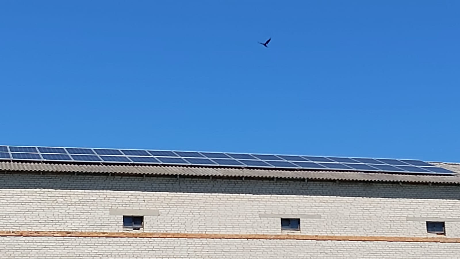 На даху Іваничівської лікарні запрацювала сонячна електростанція 