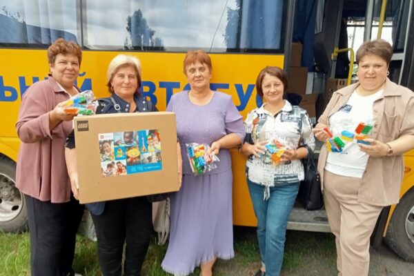 445 шкіл Волині отримали освітні набори LEGO 445 шкіл Волині отримали освітні набори LEGO