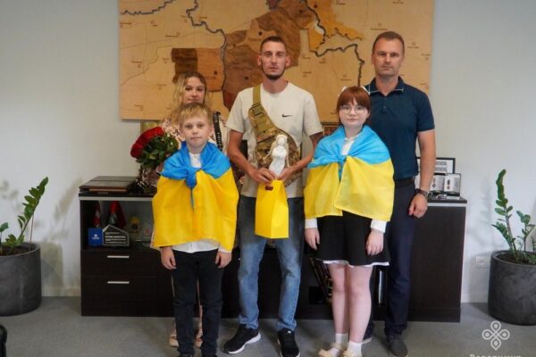 Володимирський міський голова зустрівся з волинянином, звільненим із полону