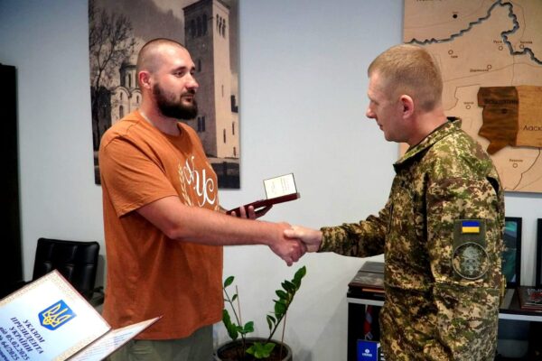 вручення ордена за мужність родині Олександра Крилова