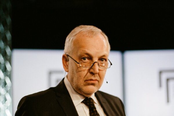 Юрій Макаров Суспільне напад самокаліцтво