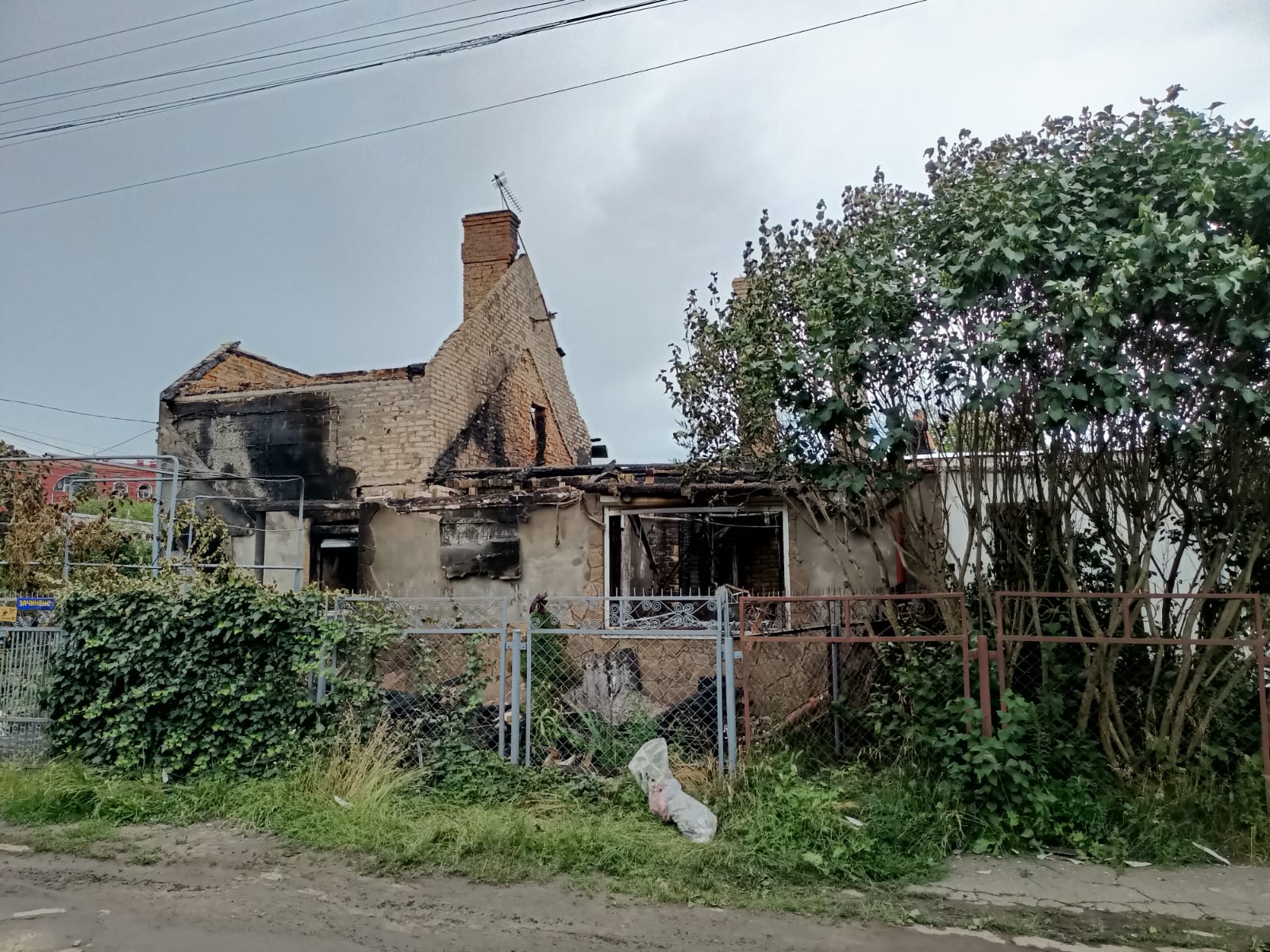 Луцьк наслідки ракетних ударів рф завали розбирають сусіди