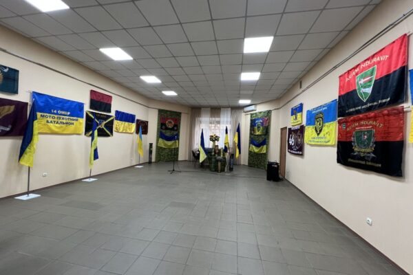 У Ковелі в галереї мистецтв розгорнули «Знамена стійкості» У Ковелі в галереї мистецтв розгорнули «Знамена стійкості»