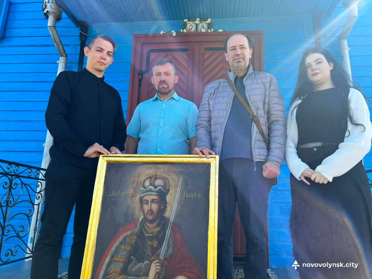 У селі на Волині під іконою з російським святим знайшли зображення Богородиці 