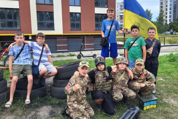 Юні ковельські волонтери передали на фронт чотири дрони та продовжують збір на п’ятий 