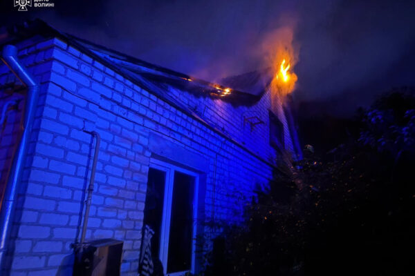 У Камені-Каширському ліквідували пожежу в житловому будинку 