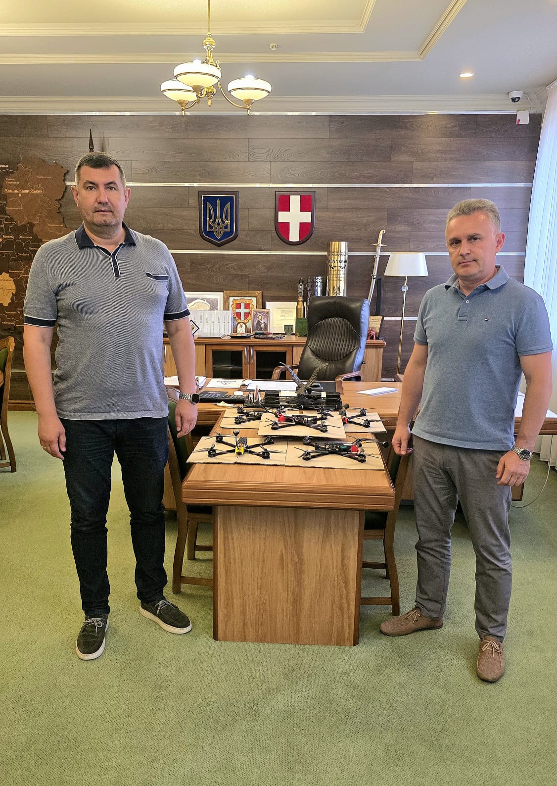 дрони для військових 